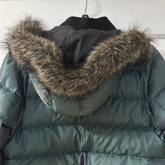 Guess faux fur hooded puffer bomber - Picture 5 of 7
